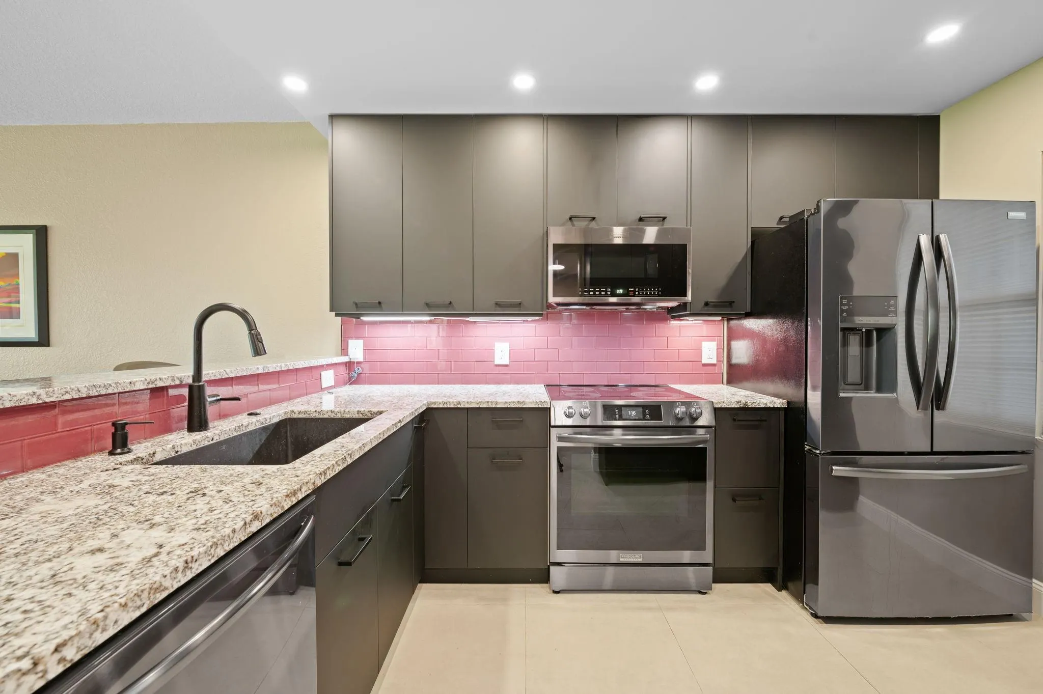 555 Oaks Ln, #112