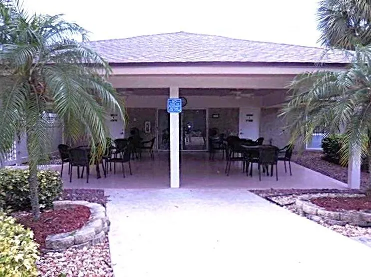 555 Oaks Ln, #112