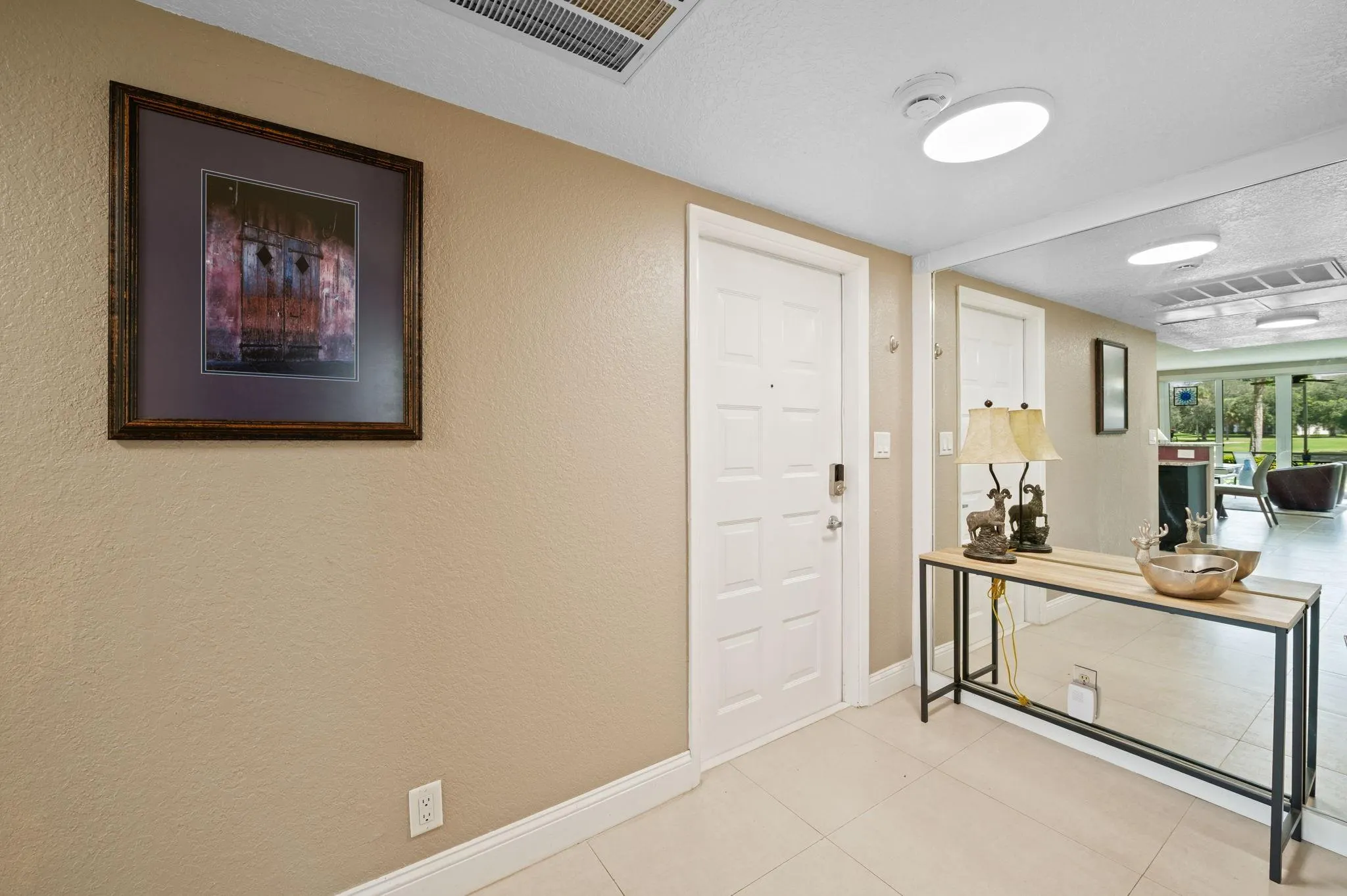 555 Oaks Ln, #112