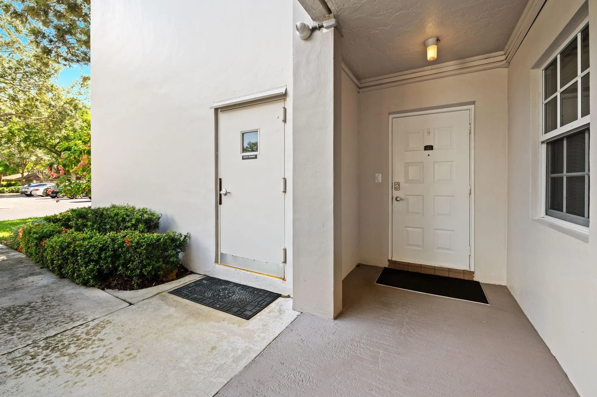 555 Oaks Ln, #112