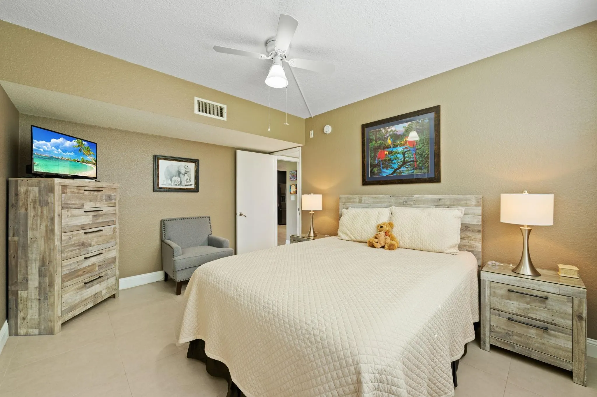 555 Oaks Ln, #112