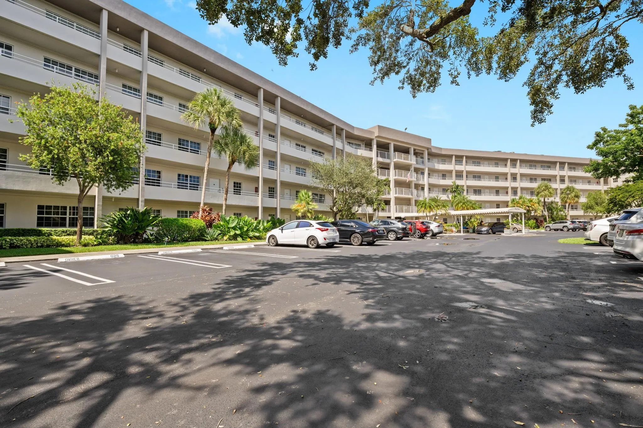 555 Oaks Ln, #112