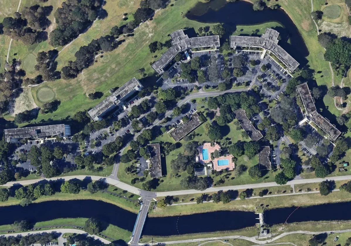555 Oaks Ln, #112