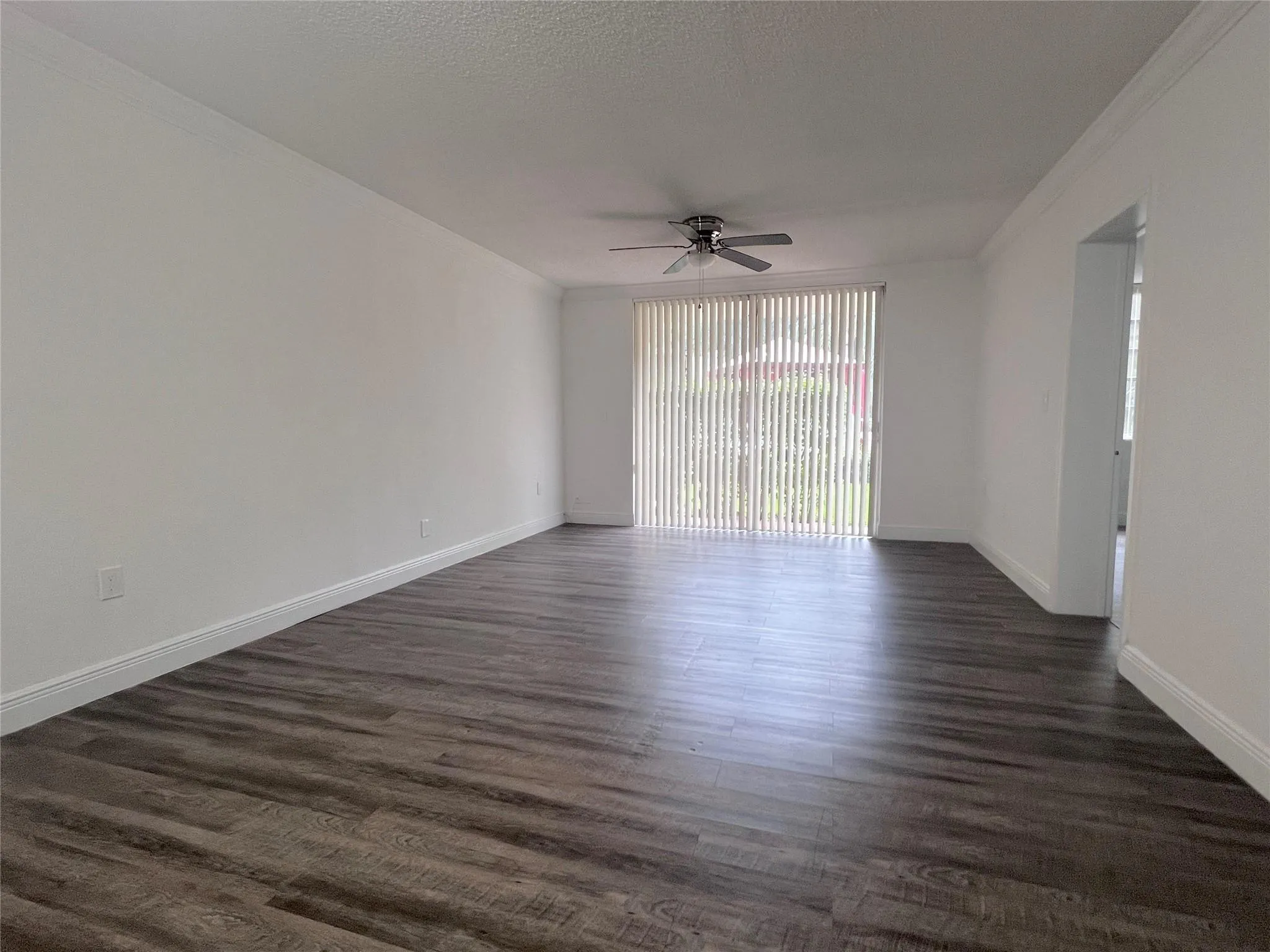 19455 NE 10 Ave, #6-327