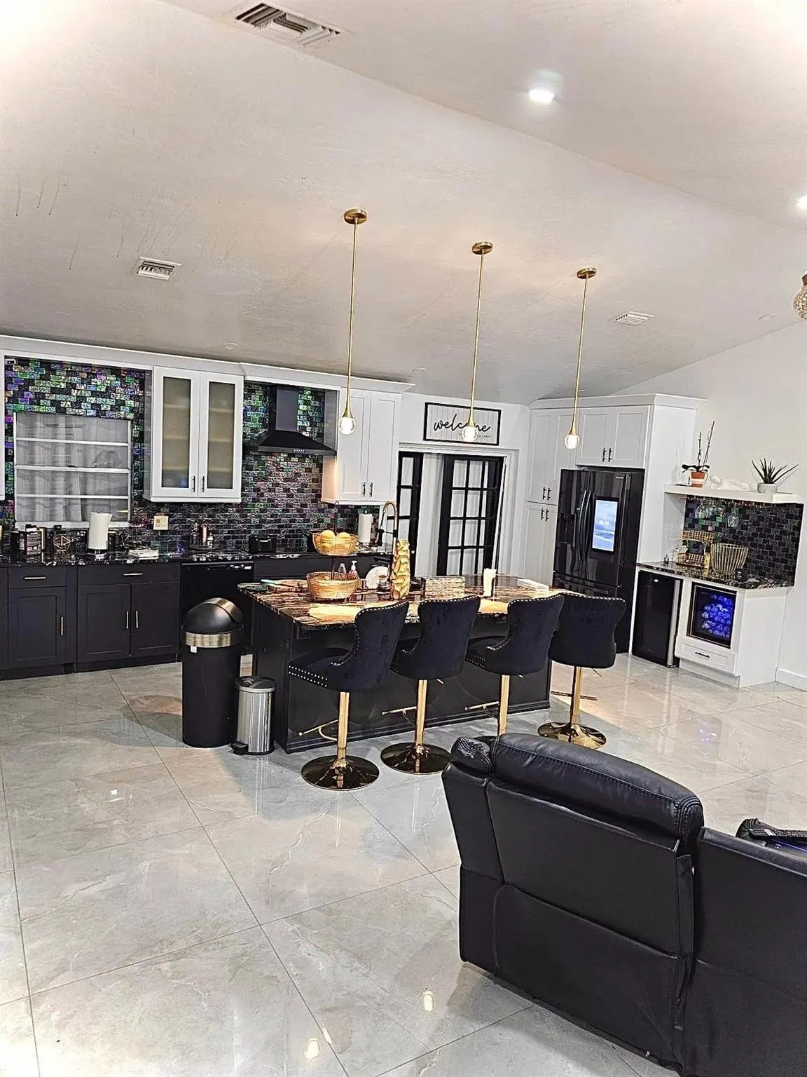 3770 SW 25th Ave