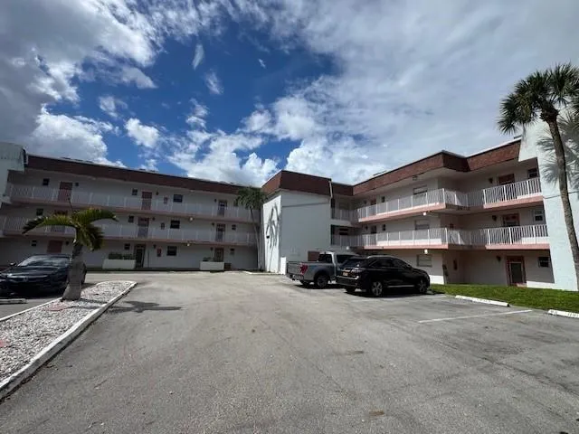 8002 Lagos De Campo Blvd, #B-306