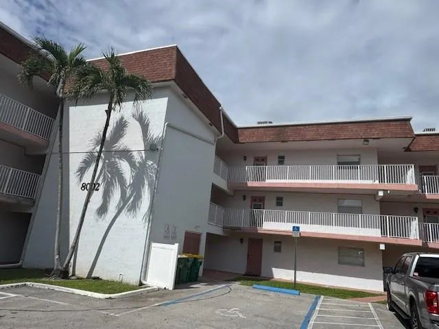 8002 Lagos De Campo Blvd, #B-306