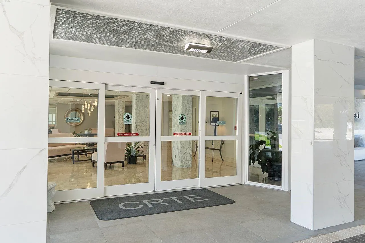 3300 NE 36th St, #303