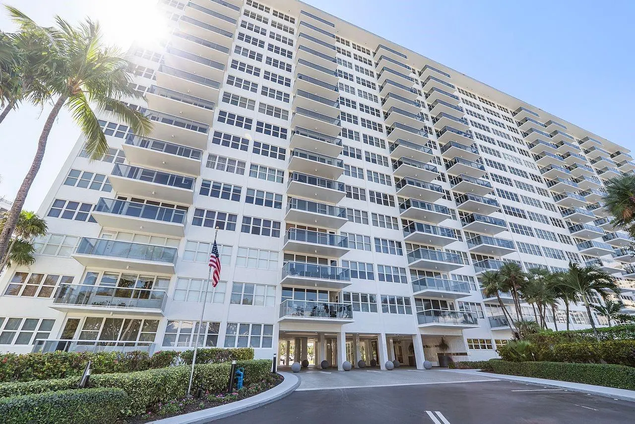 3300 NE 36th St, #303