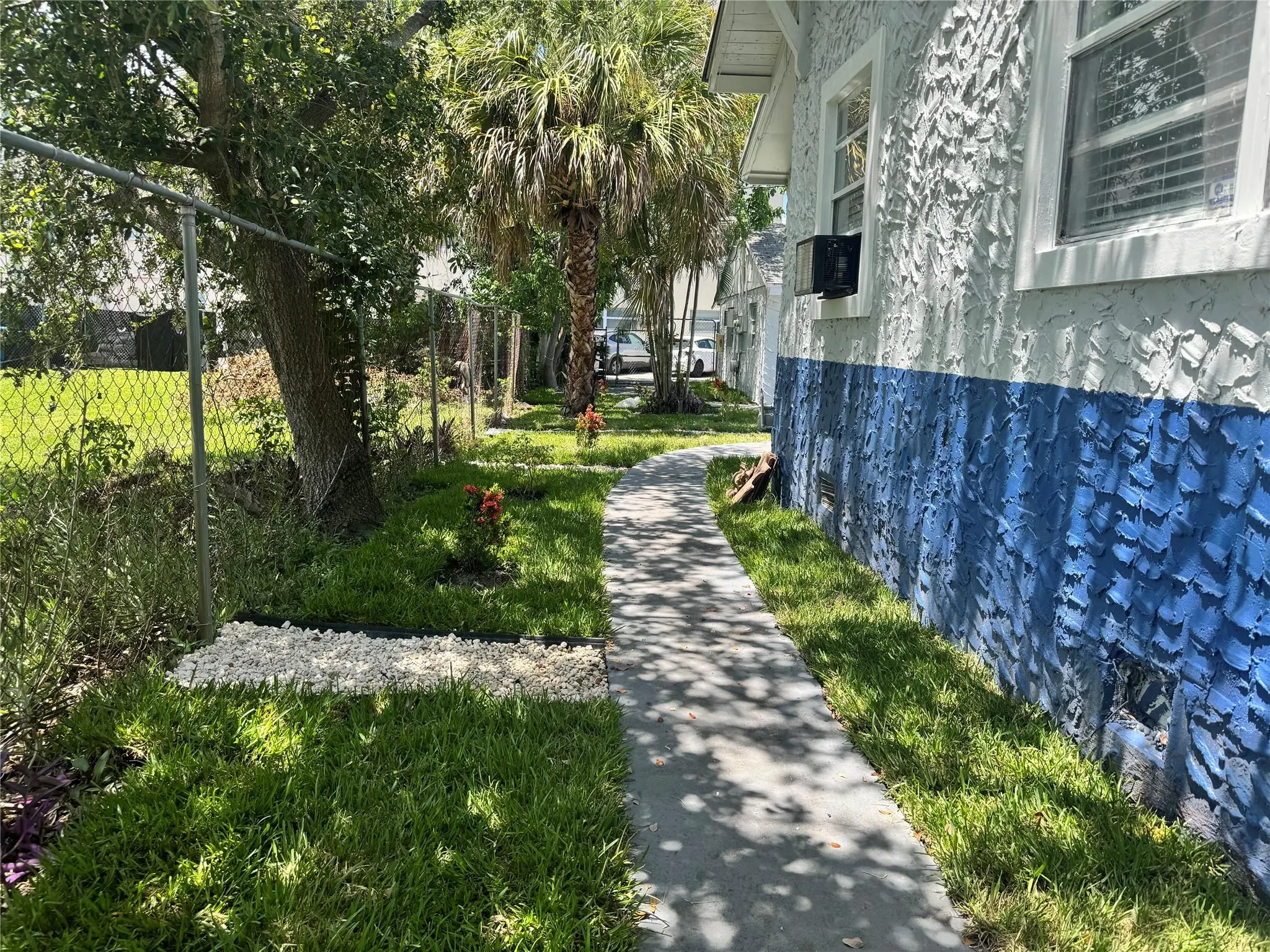 1947 Madison St, #4