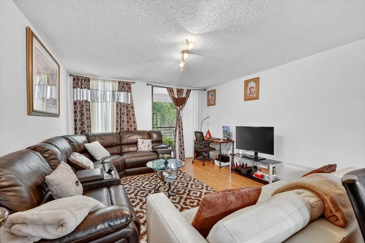 7950 W Mcnab Rd, #302