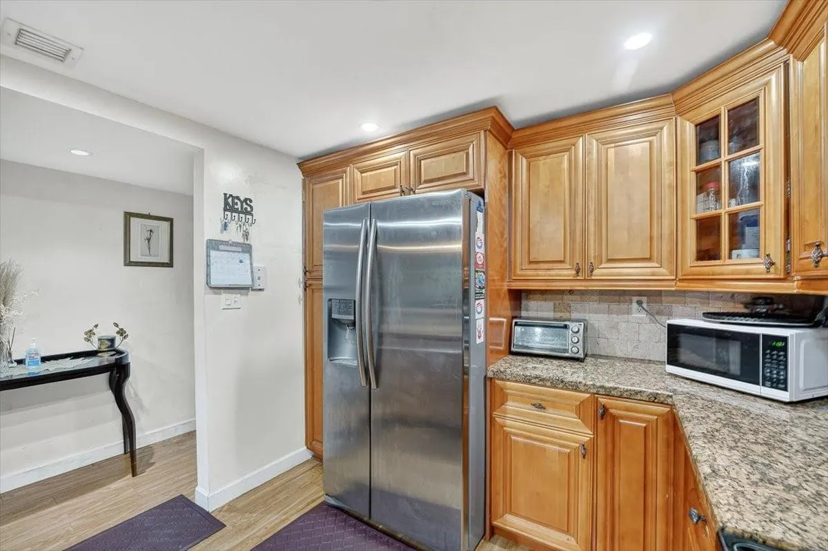 7950 W Mcnab Rd, #302