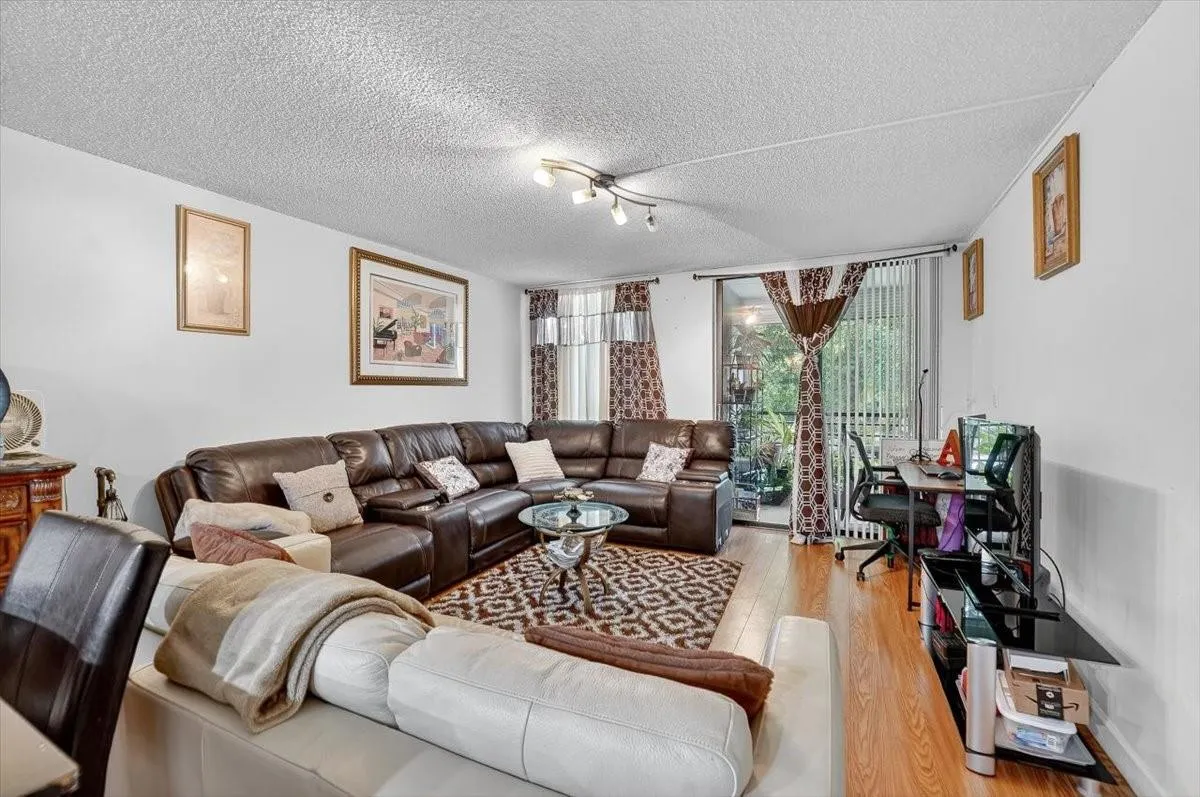 7950 W Mcnab Rd, #302