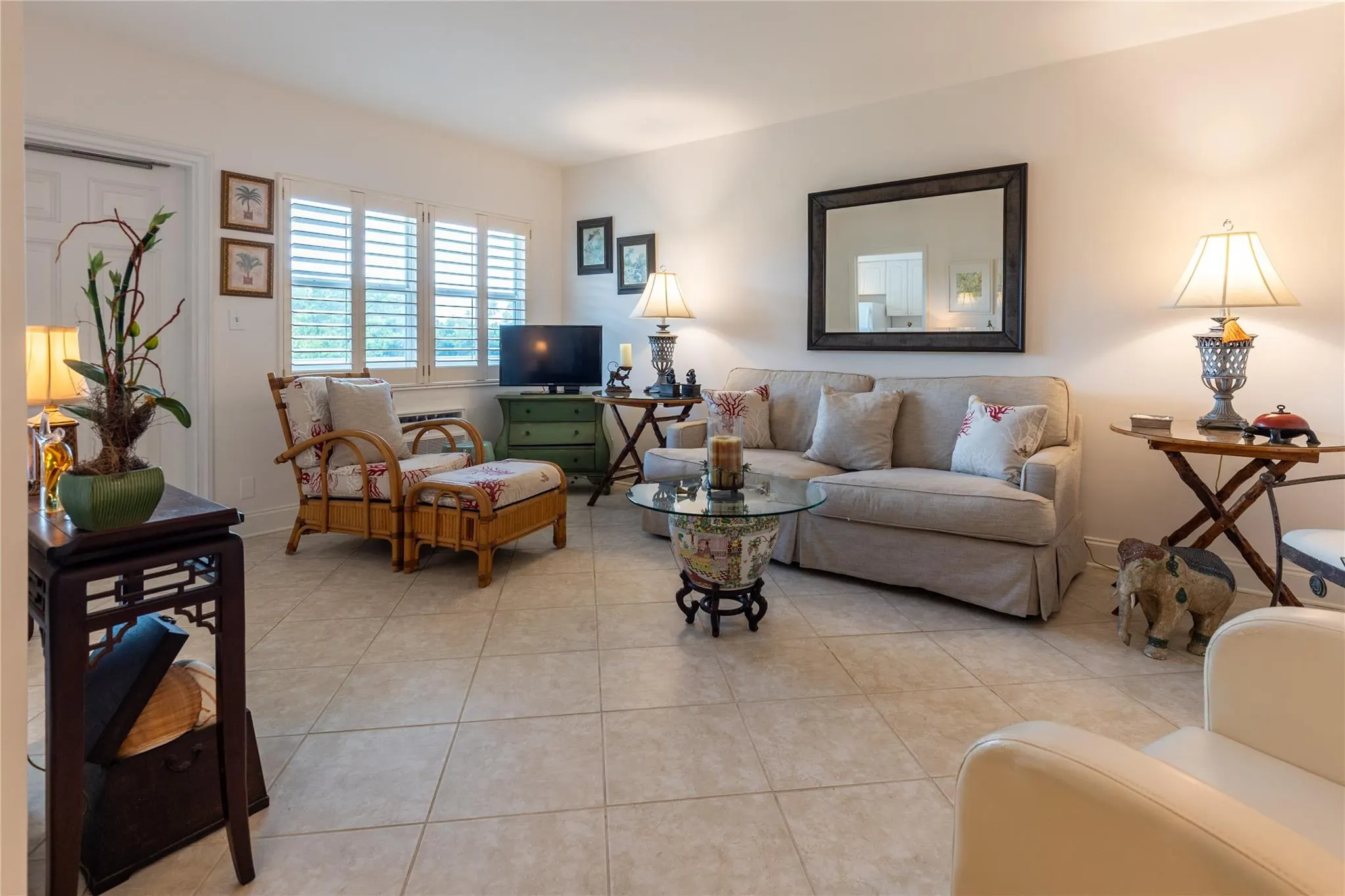 1850 S Ocean Dr, #207