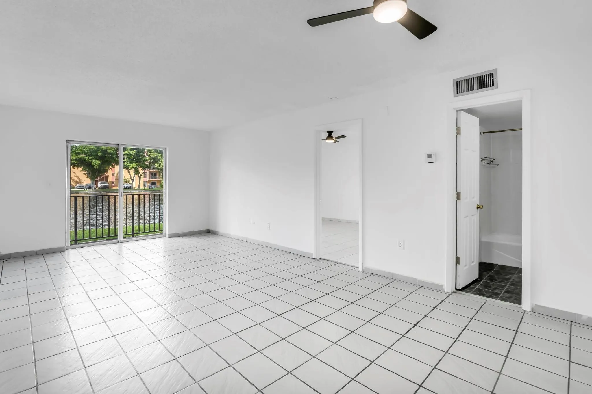4707 NW 7th St, #110