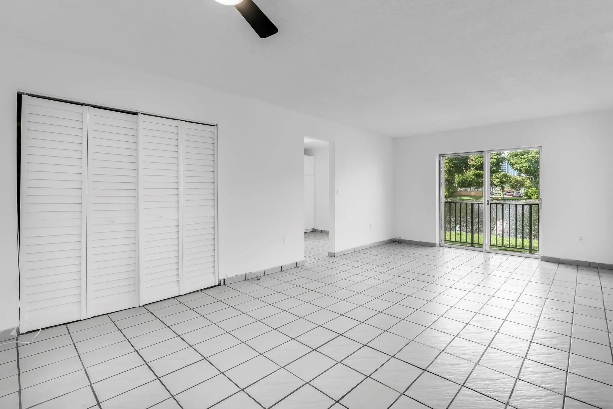 4707 NW 7th St, #110