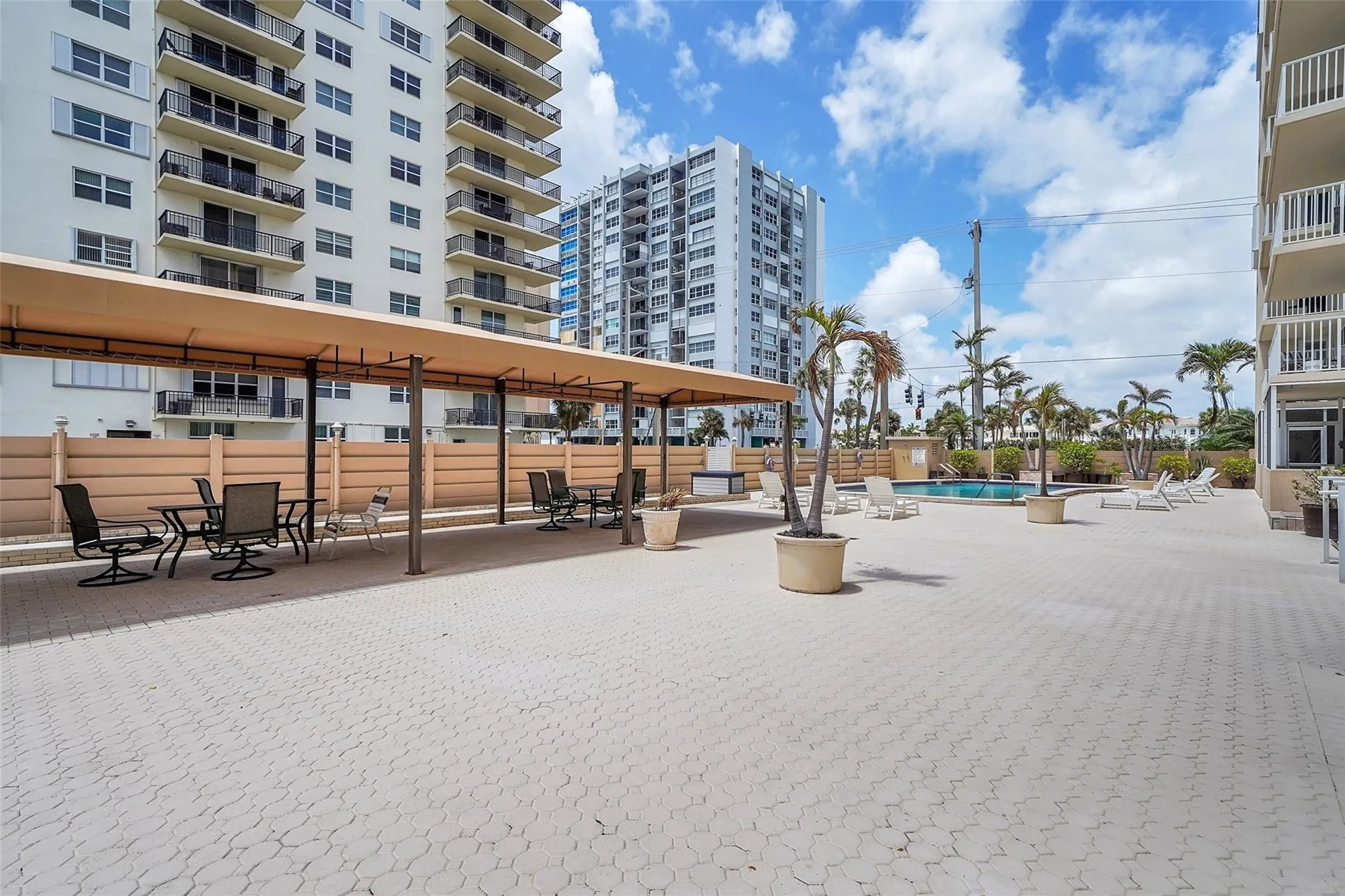 1401 S OCEAN DR, #204