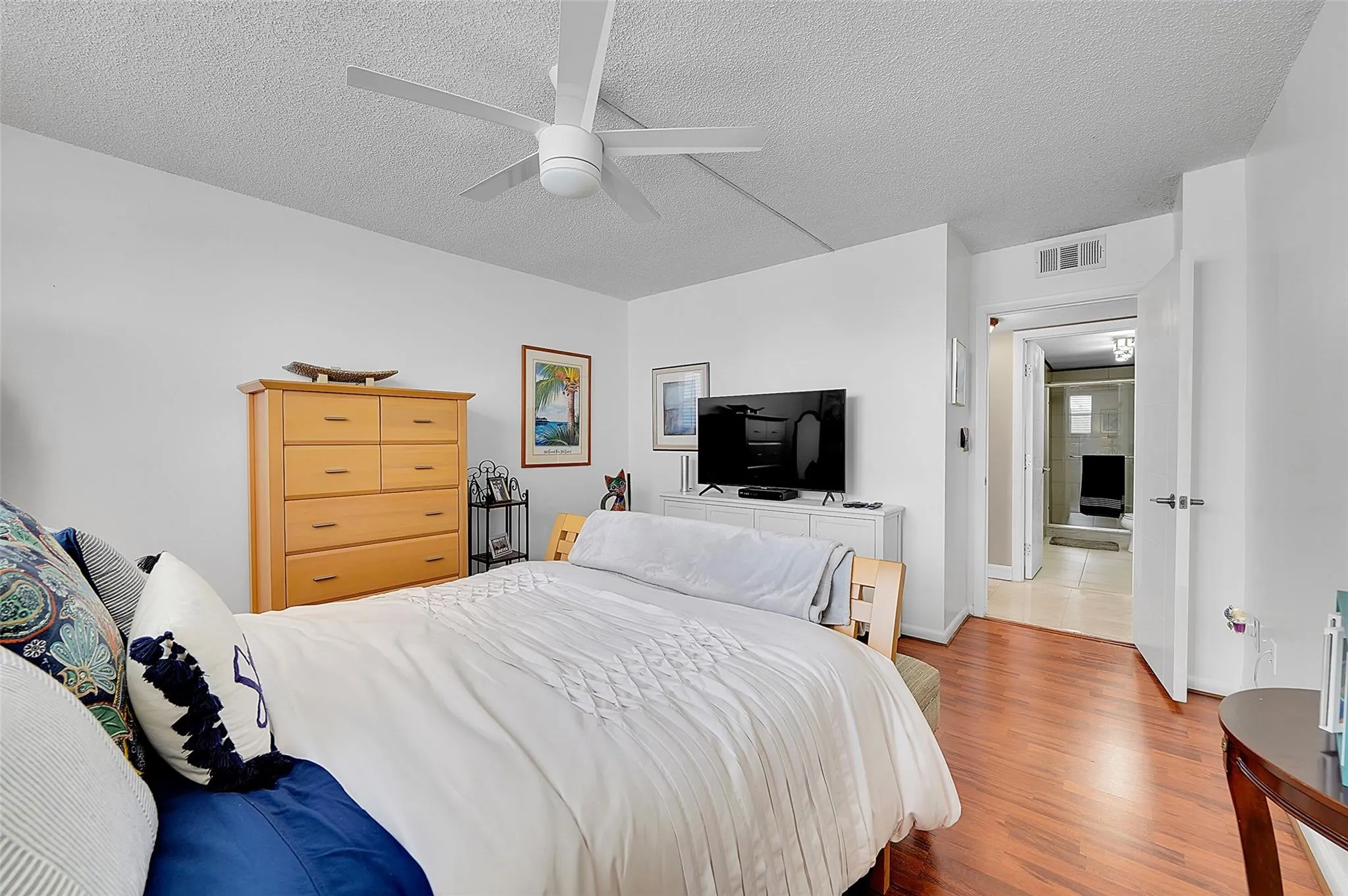 1401 S OCEAN DR, #204