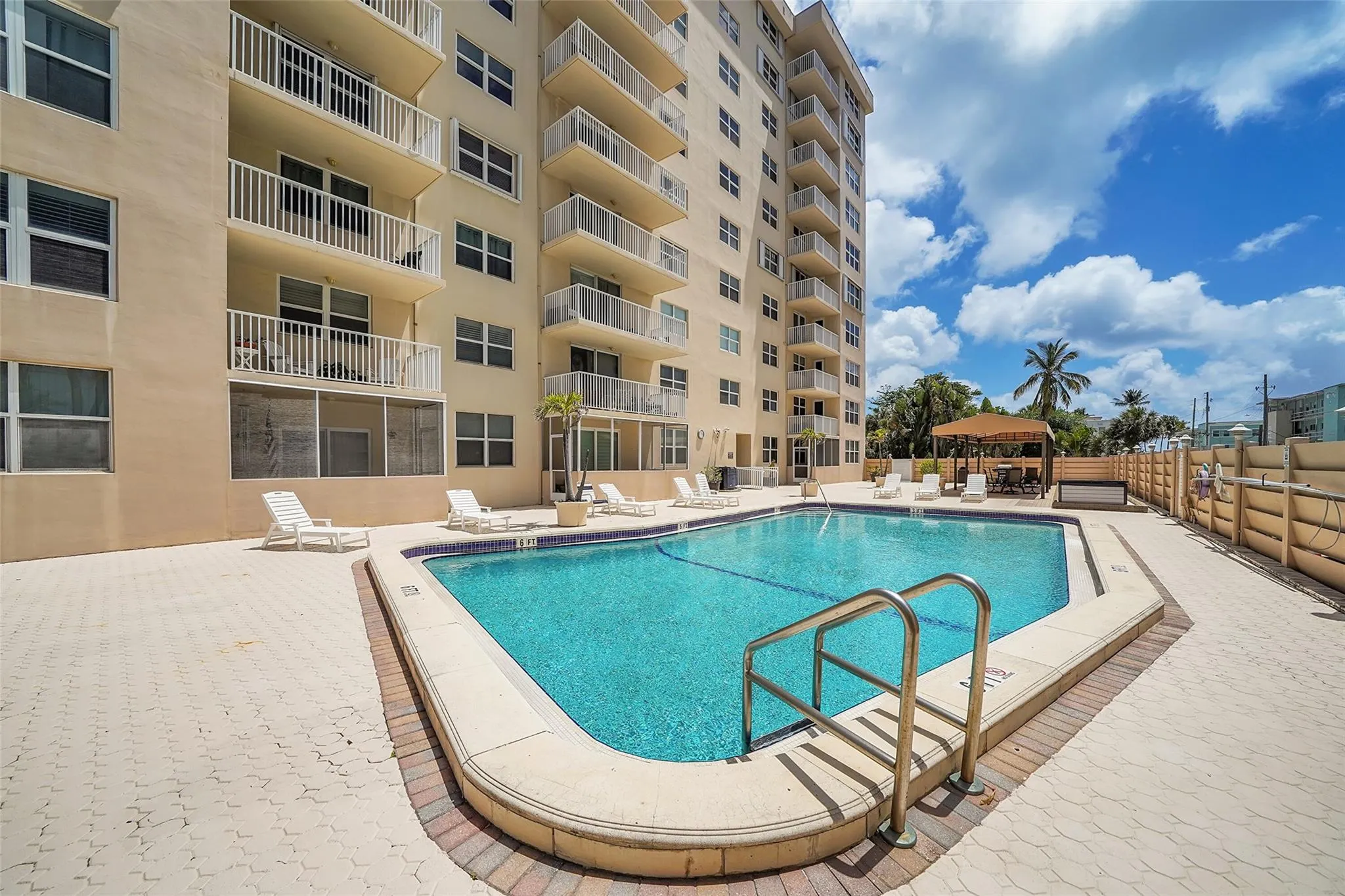 1401 S OCEAN DR, #204