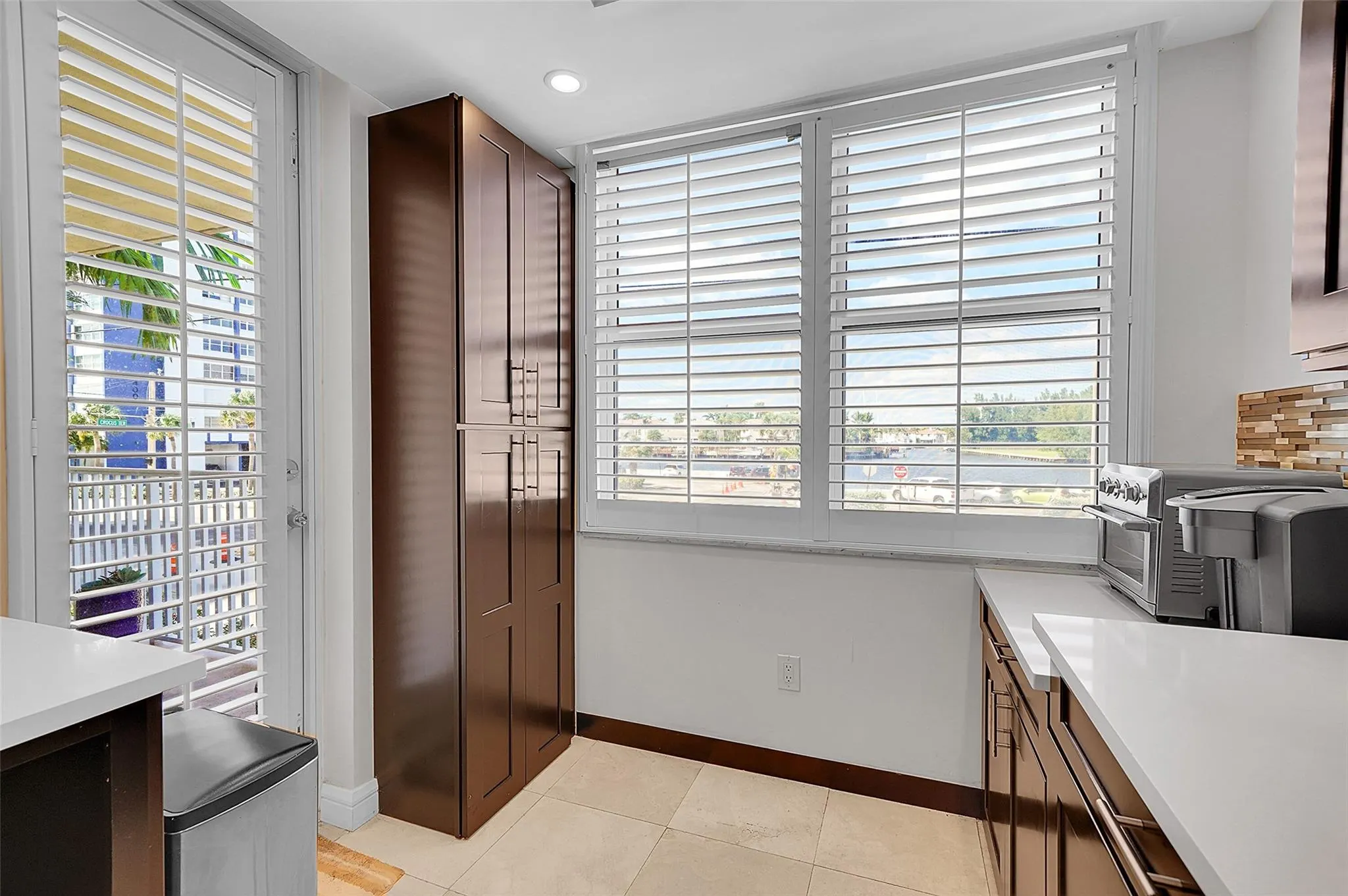1401 S OCEAN DR, #204