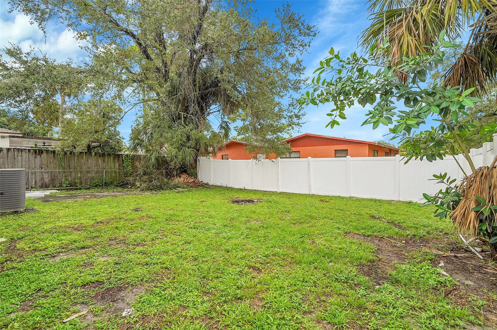 2784 NW 9th St