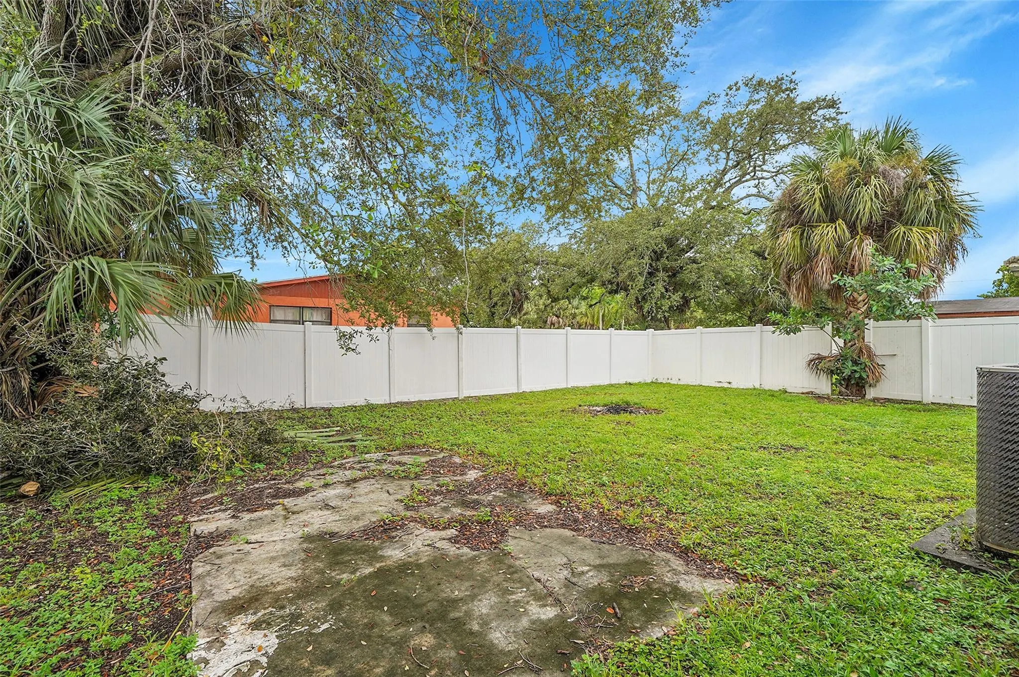 2784 NW 9th St