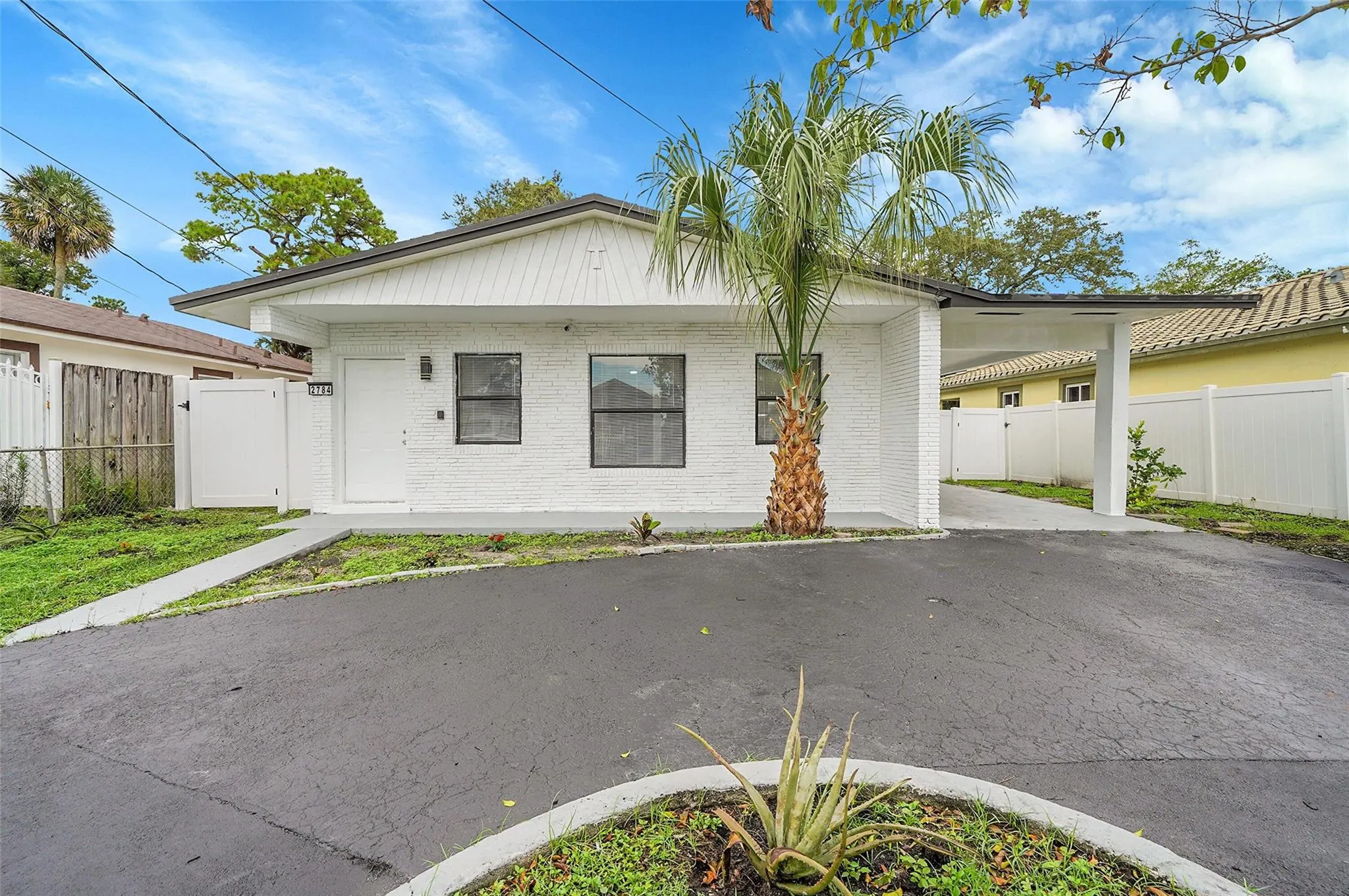 2784 NW 9th St