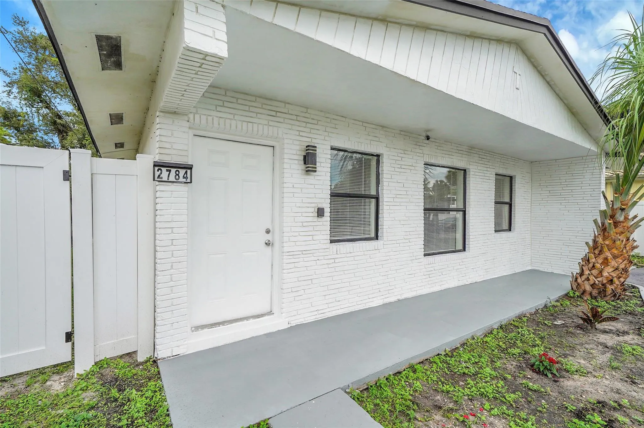 2784 NW 9th St