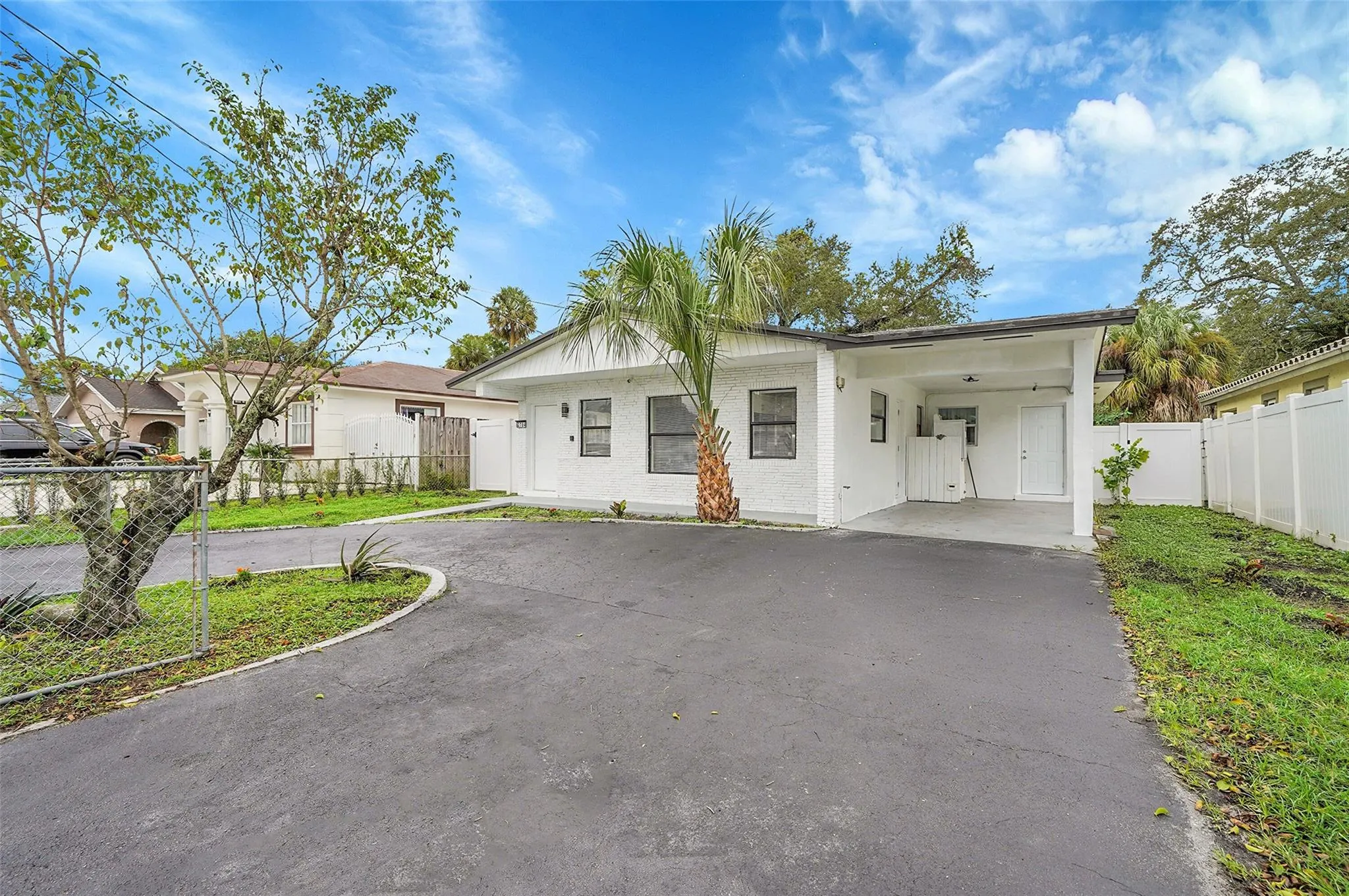2784 NW 9th St