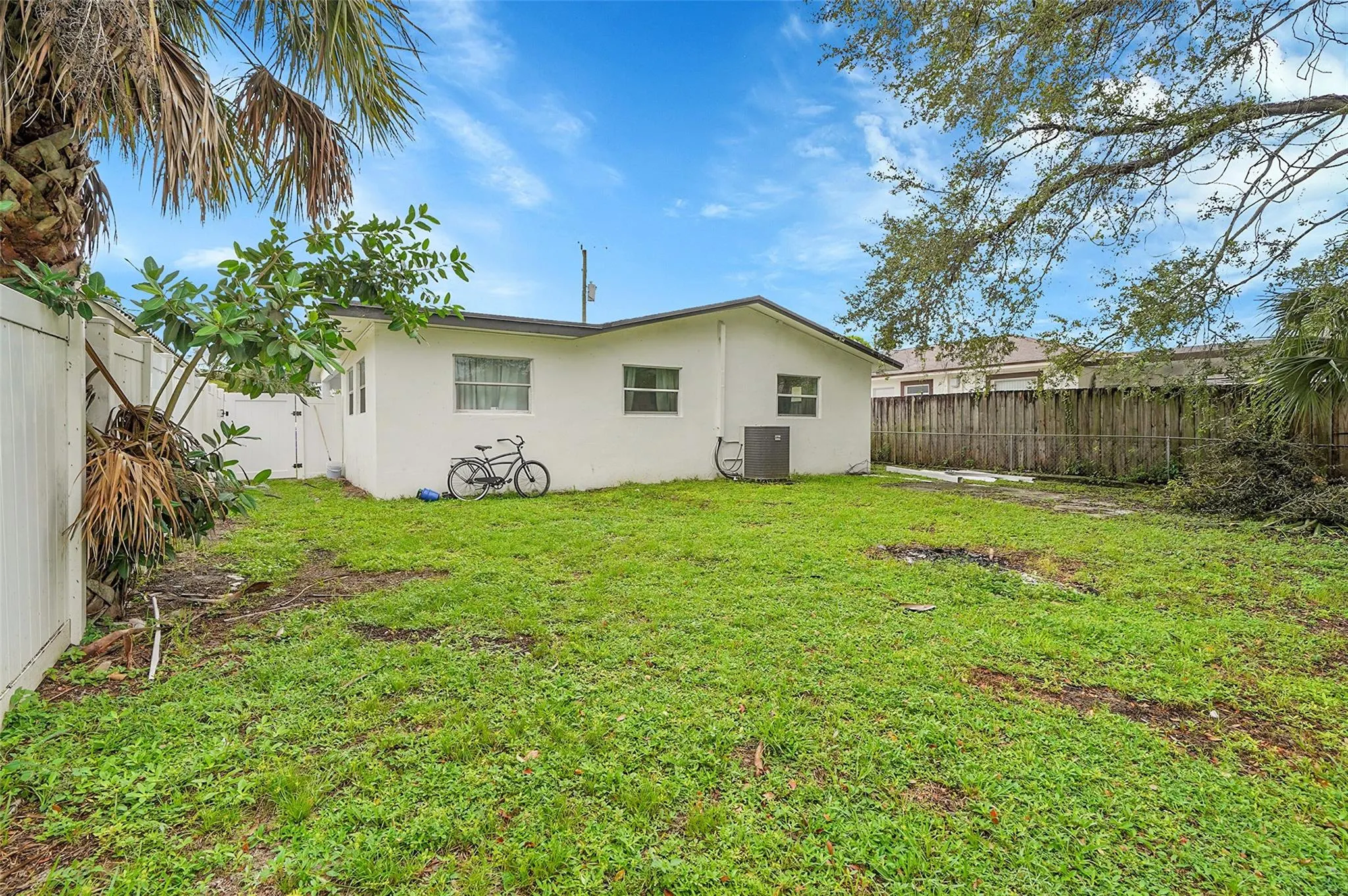 2784 NW 9th St