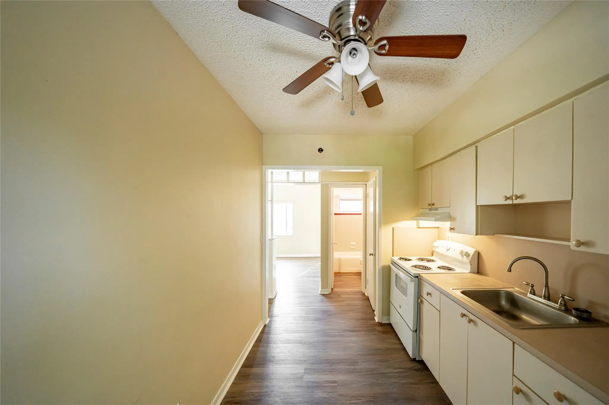 115 NE 4th St, #4