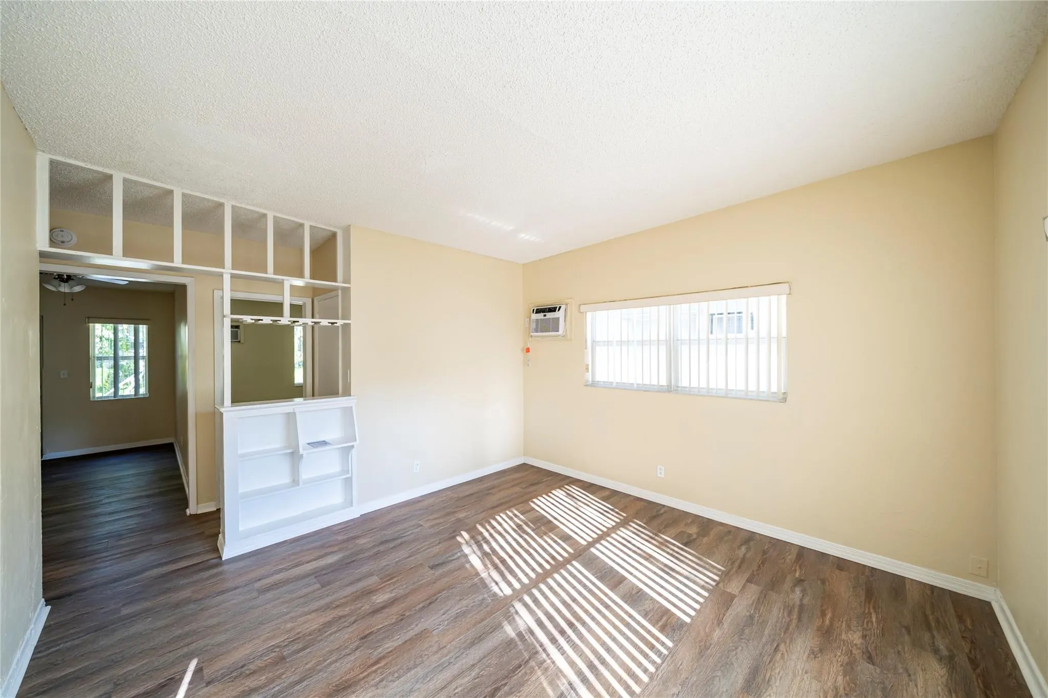 115 NE 4th St, #4