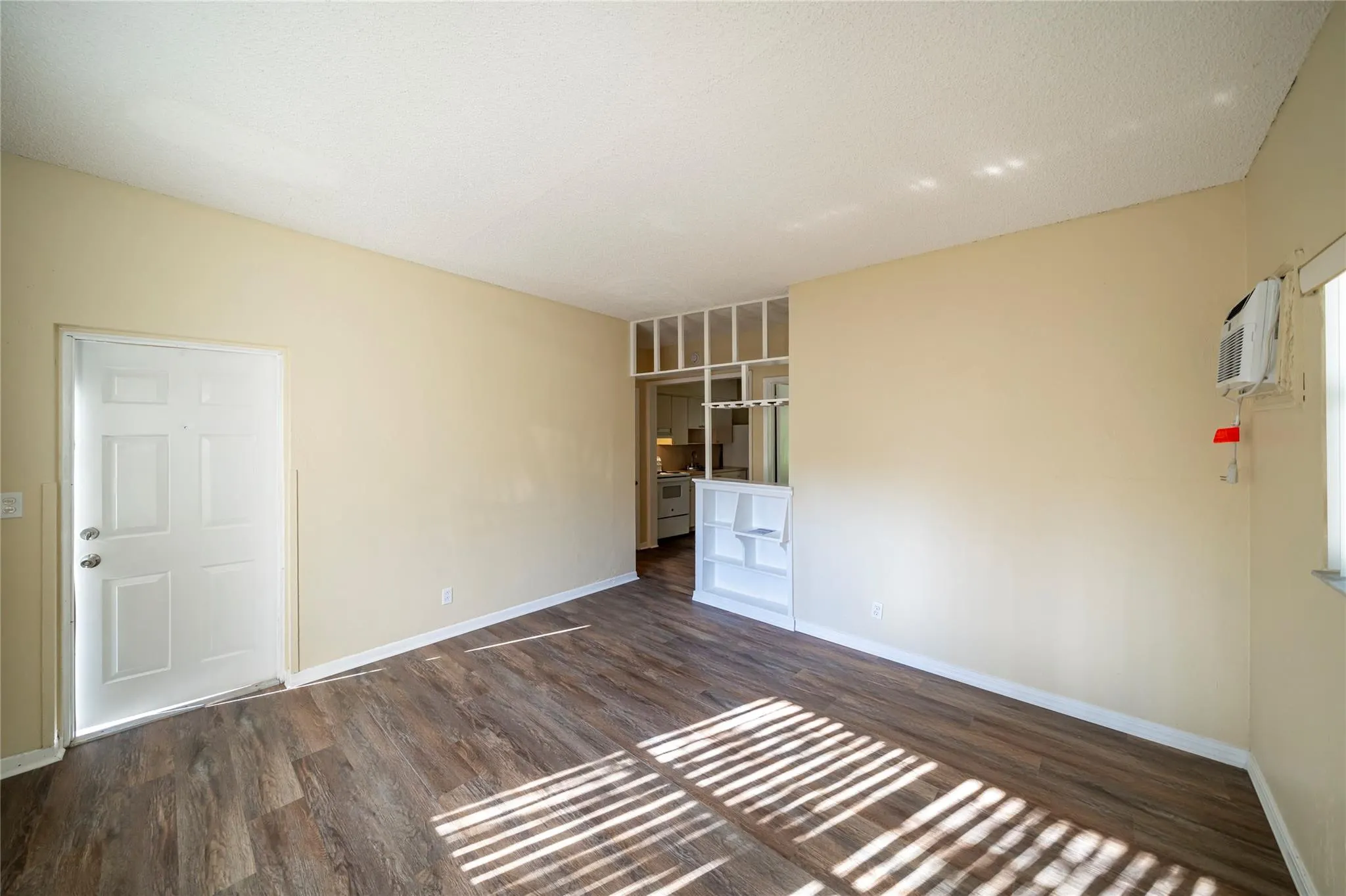 115 NE 4th St, #4