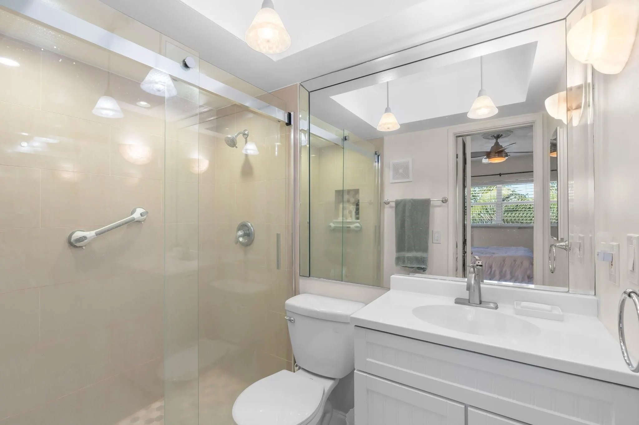 100 SE 6th Ave, #304