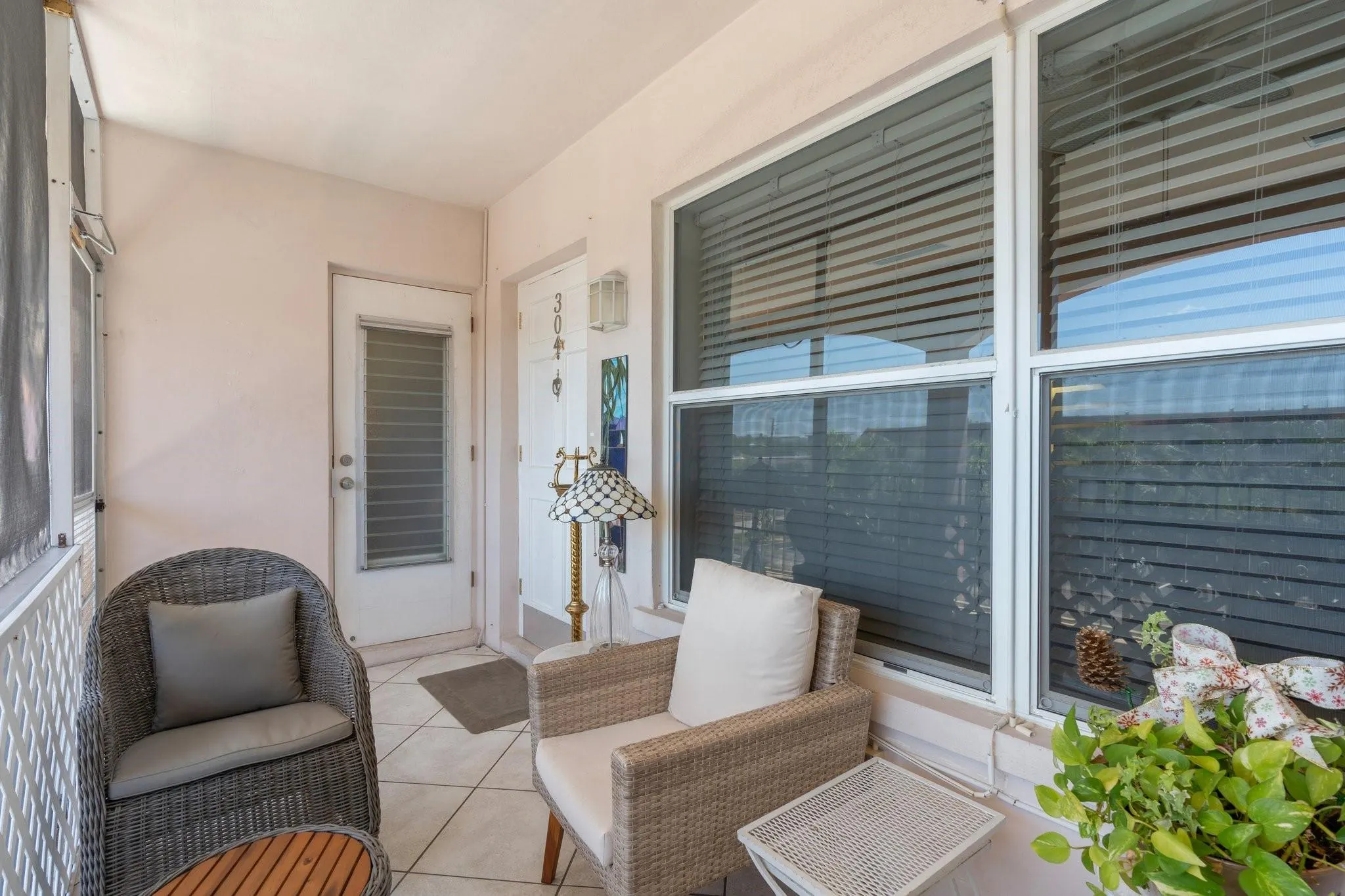 100 SE 6th Ave, #304