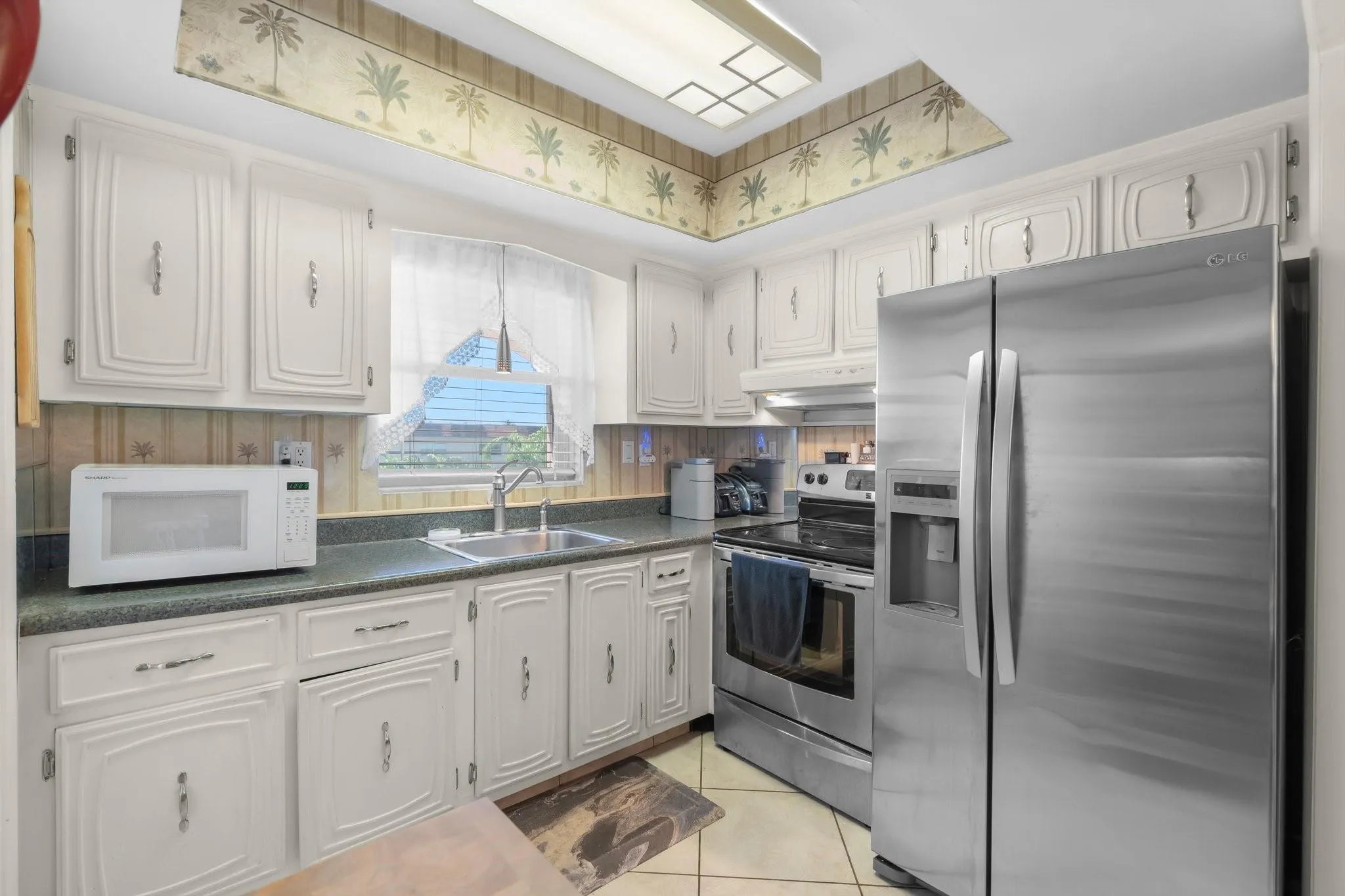 100 SE 6th Ave, #304