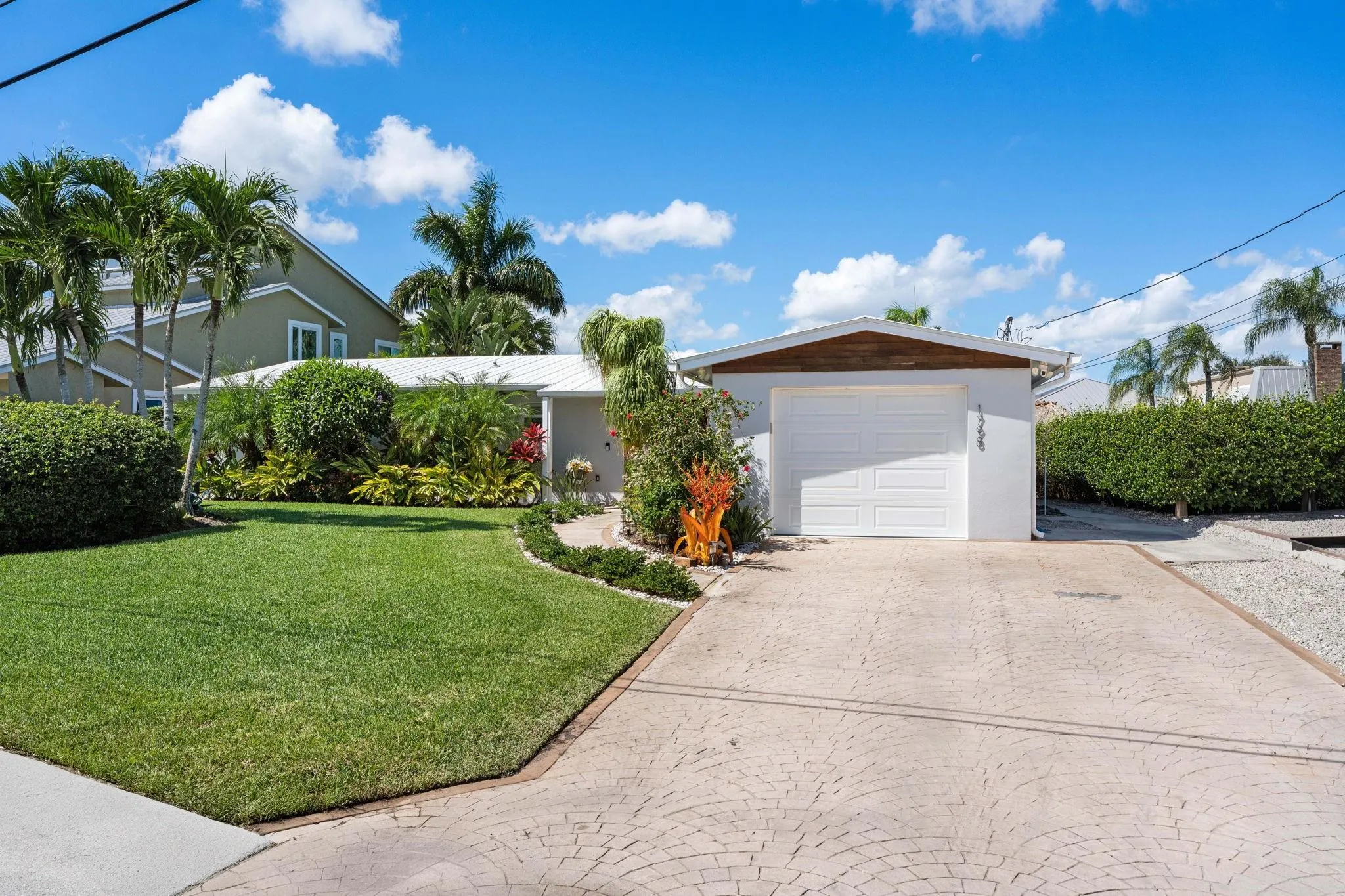 1798 SW Cabin Pl
