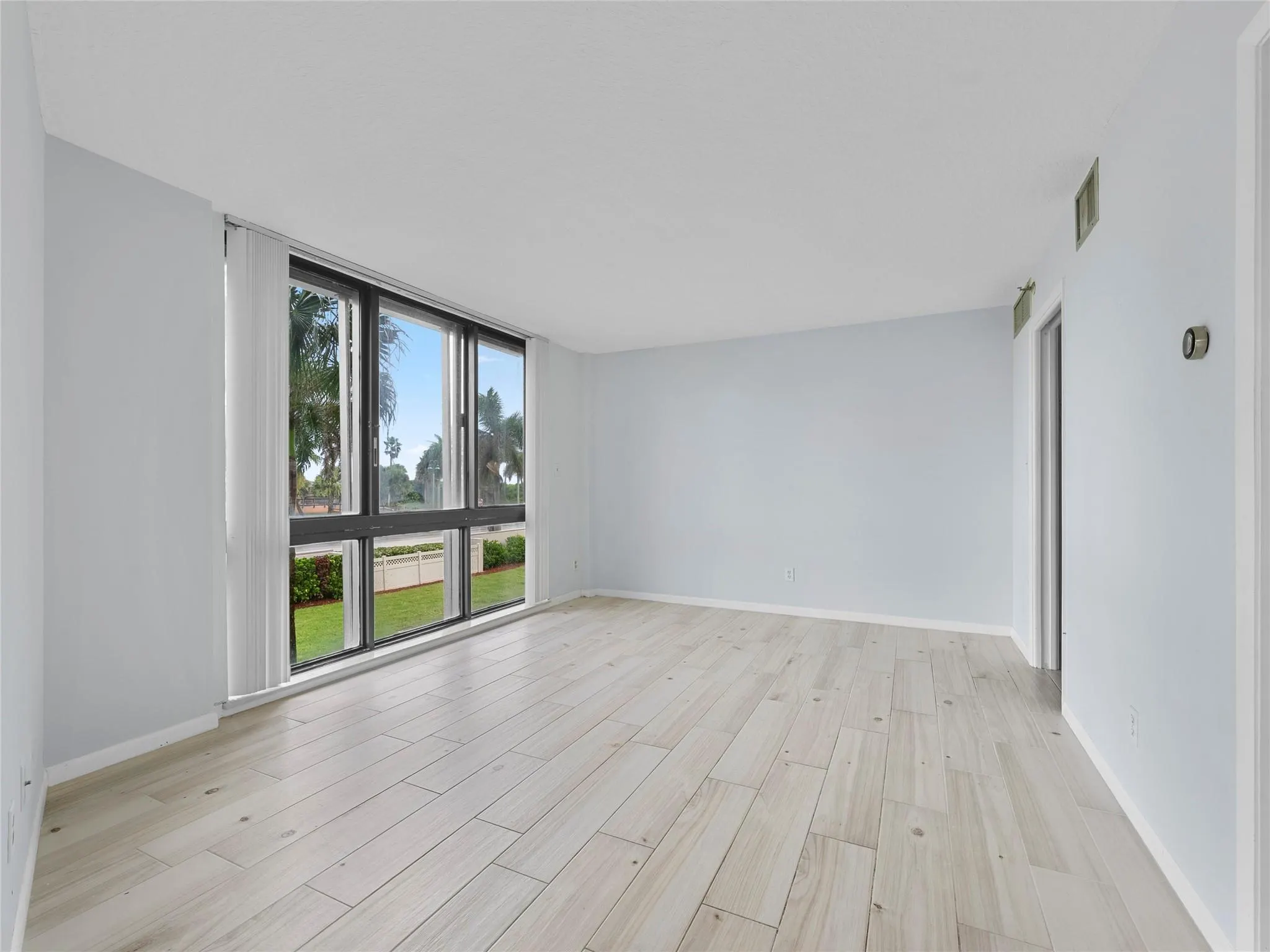 801 S Ocean Dr, #205