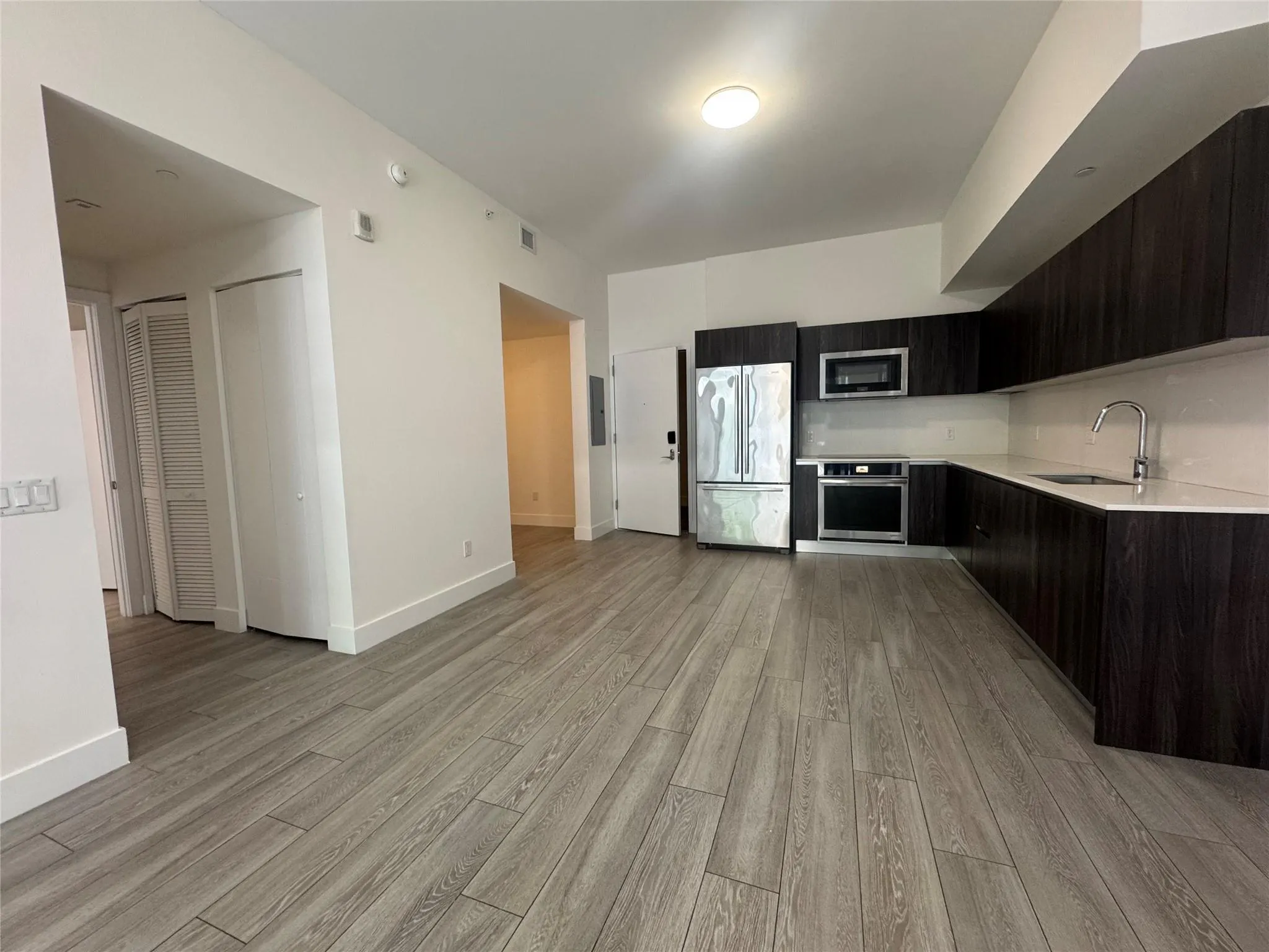 2960 NE 207th St, #508