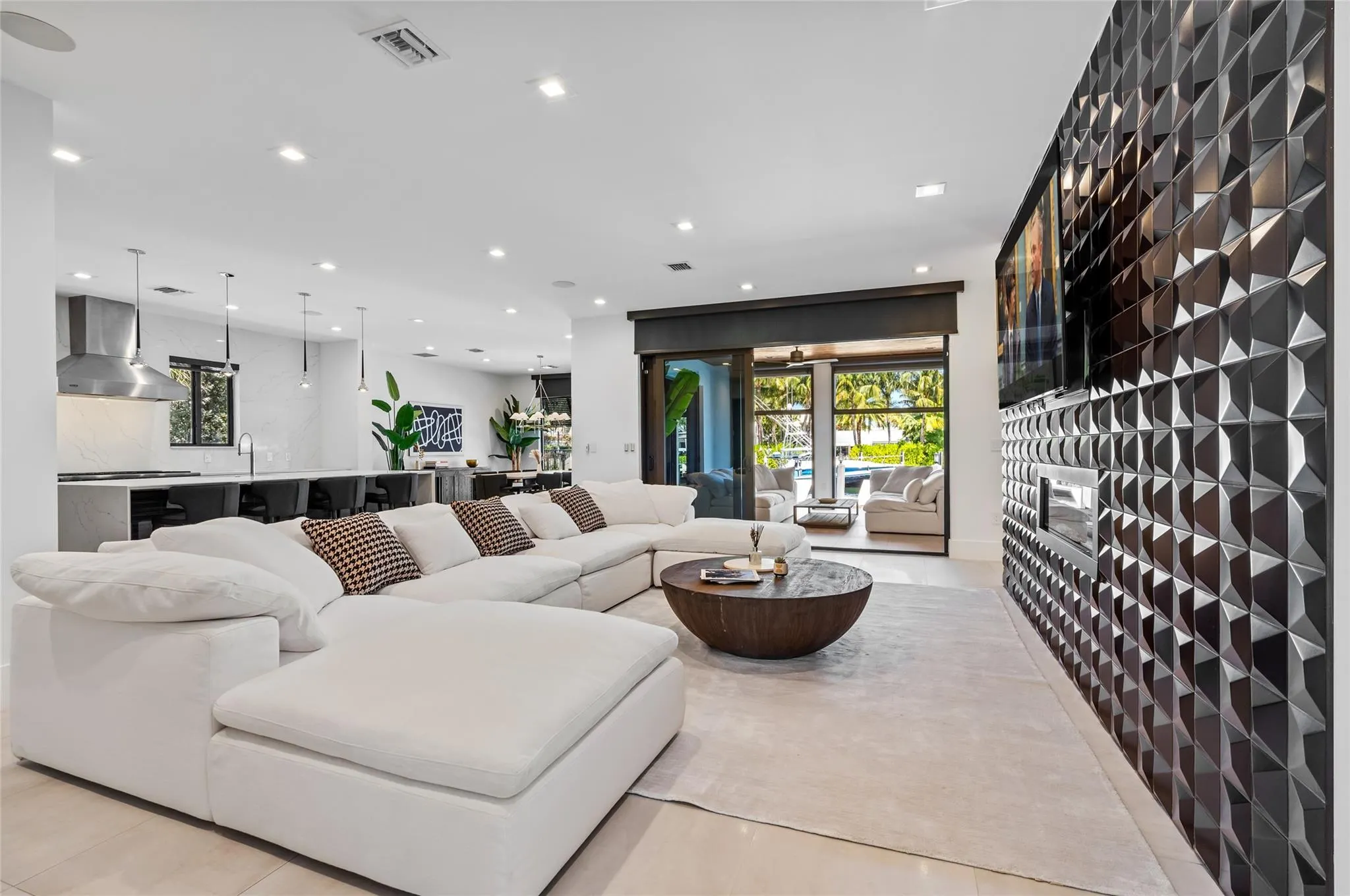 1523 SE 12th St