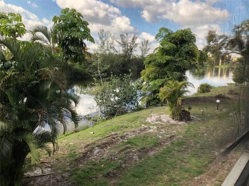 3280 Spanish Moss Ter, #209