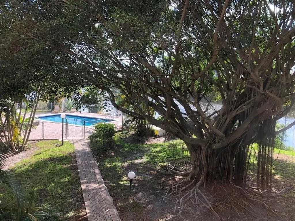 3280 Spanish Moss Ter, #209
