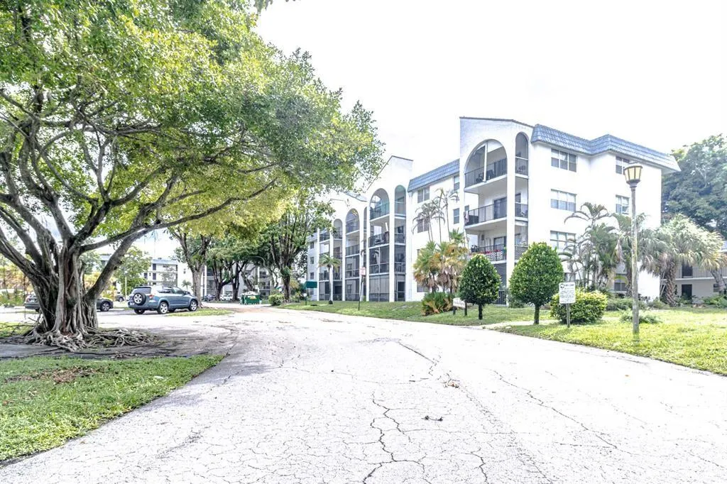 3280 Spanish Moss Ter, #209
