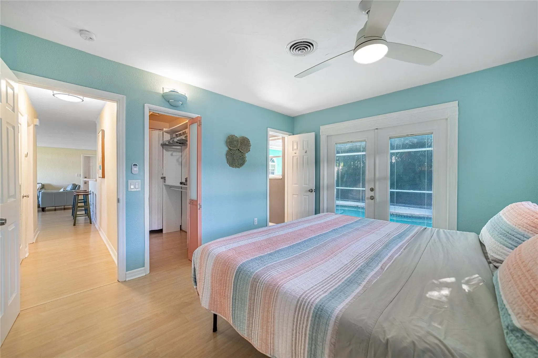 608 NE 24th Ave