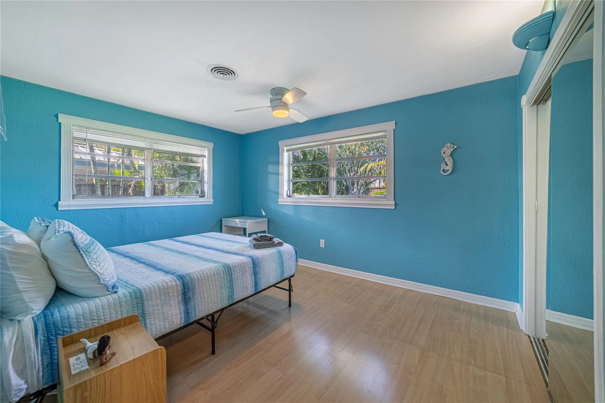 608 NE 24th Ave