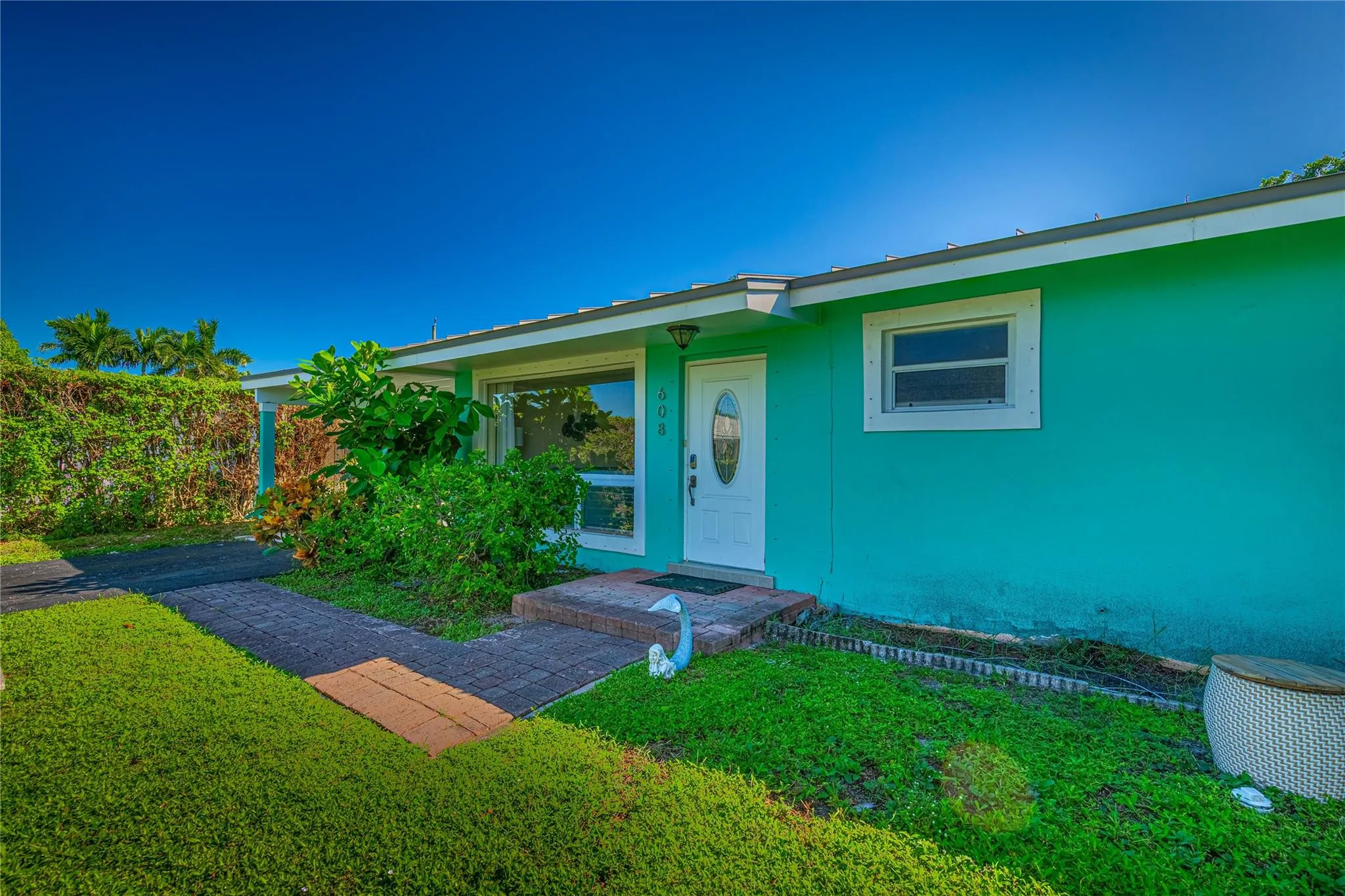 608 NE 24th Ave