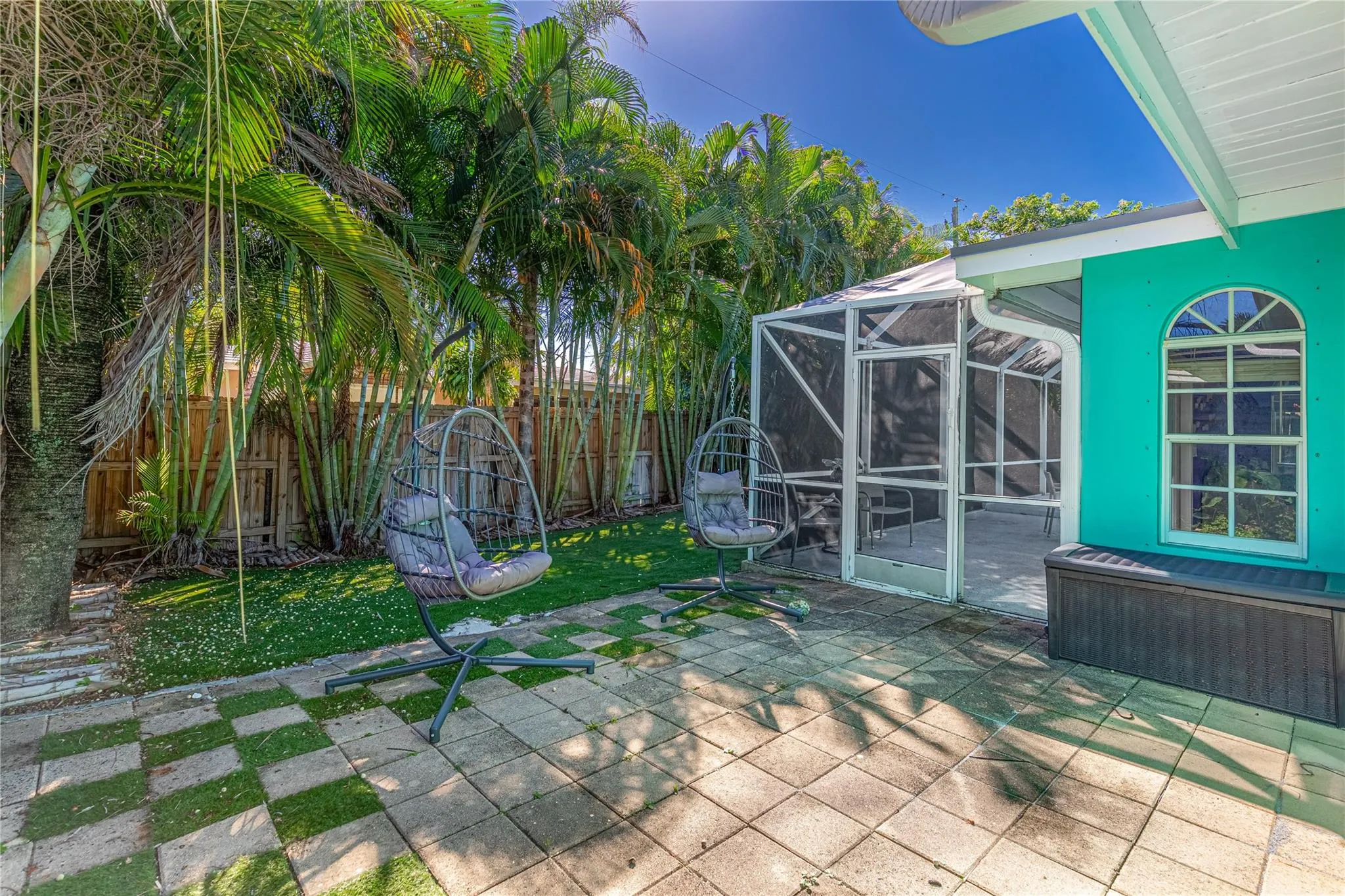608 NE 24th Ave