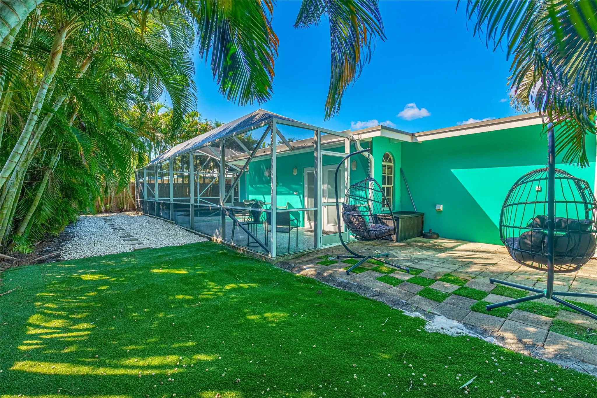 608 NE 24th Ave
