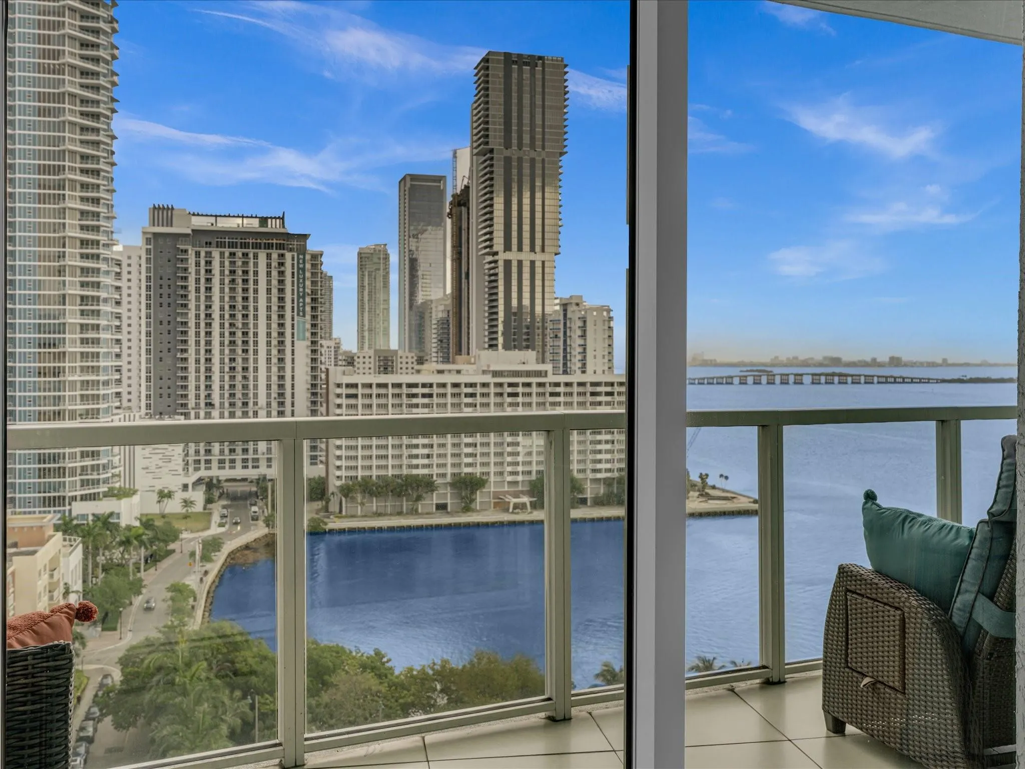 1900 N Bayshore Dr, #1504