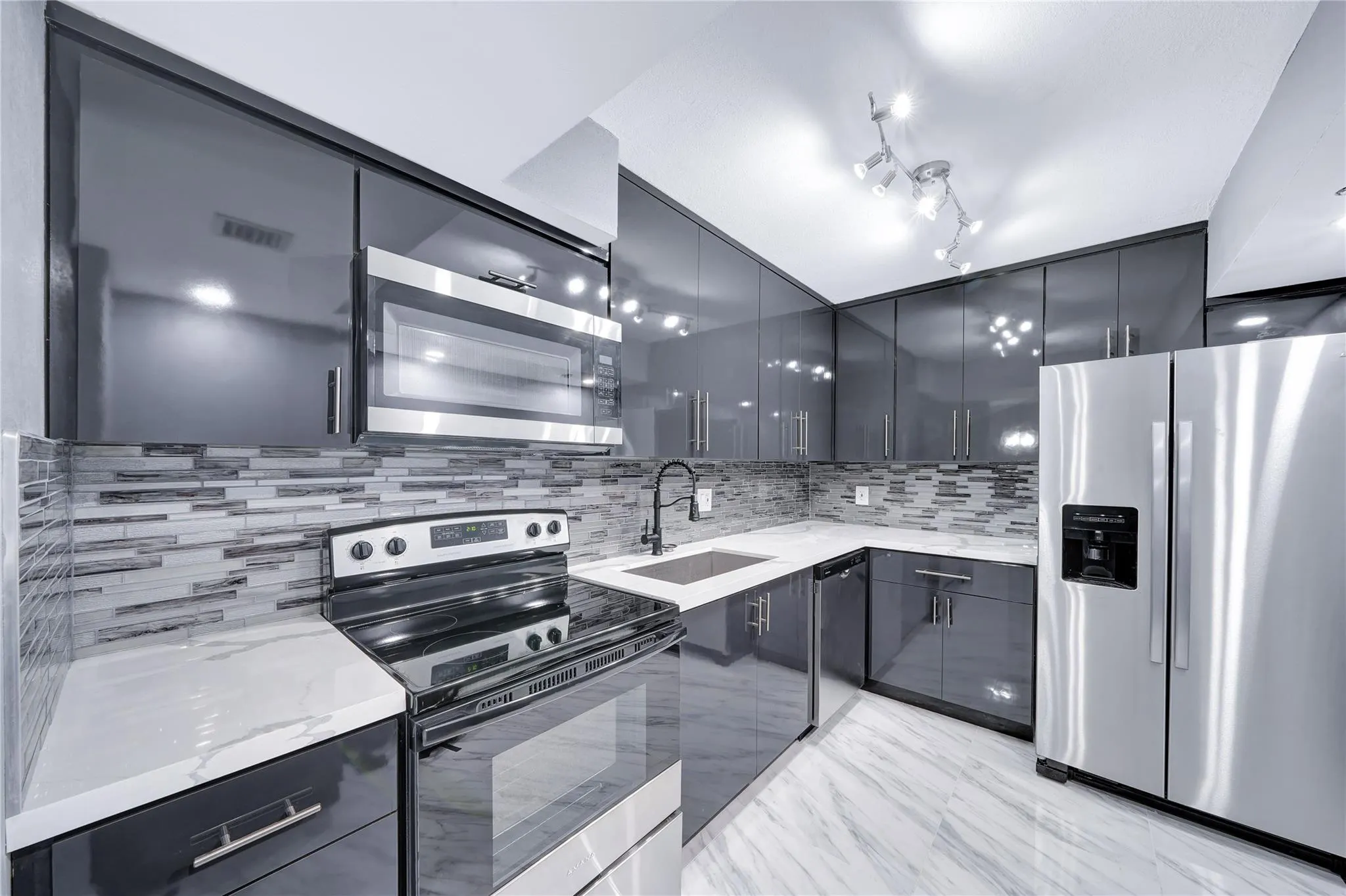 1100 Saint Charles Pl, #708